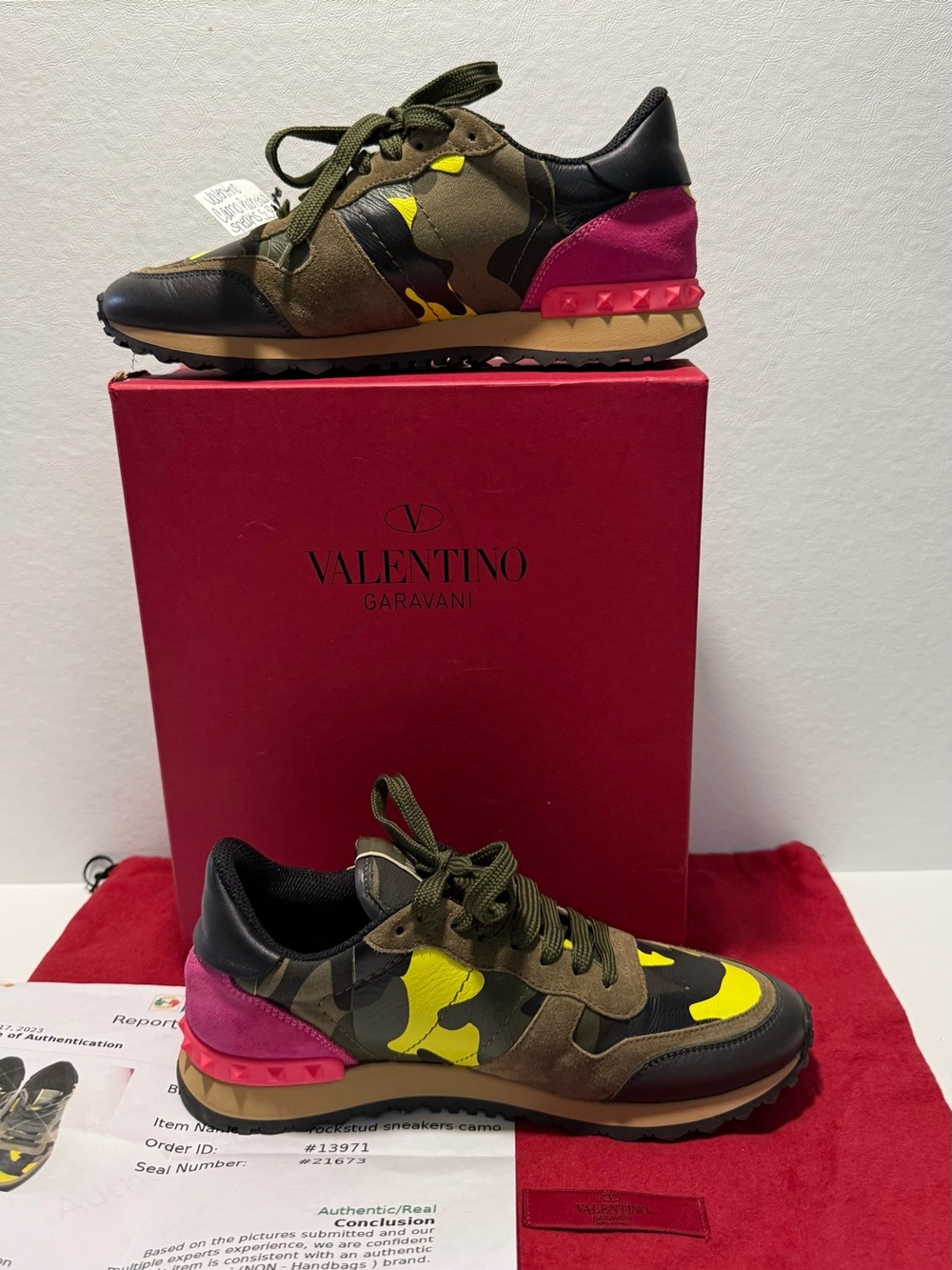 Valentino Garavani Camouflage Rockstud Runner Sneakers Full inclusion - Picture 5 of 5